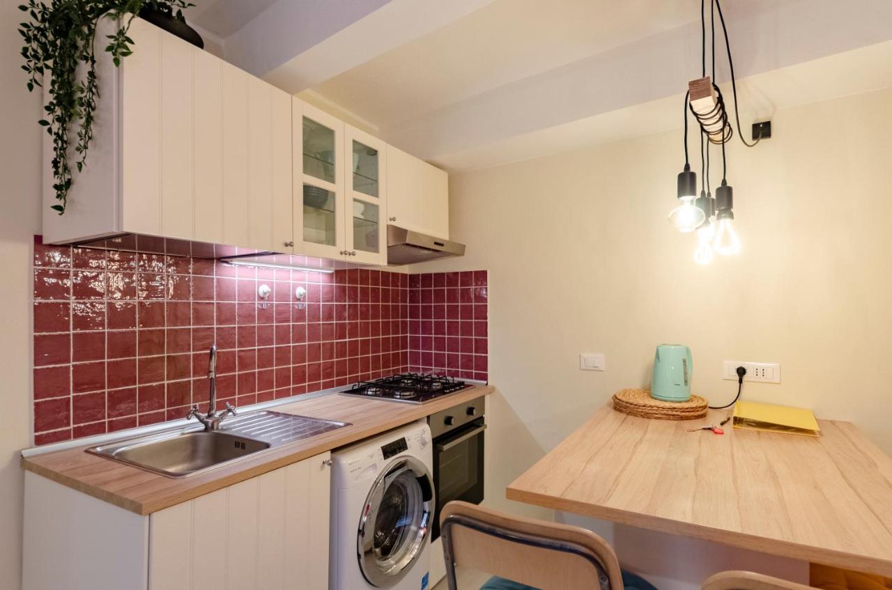 Апартаменты Joivy Cosy Flat In The Centre Генуя Экстерьер фото