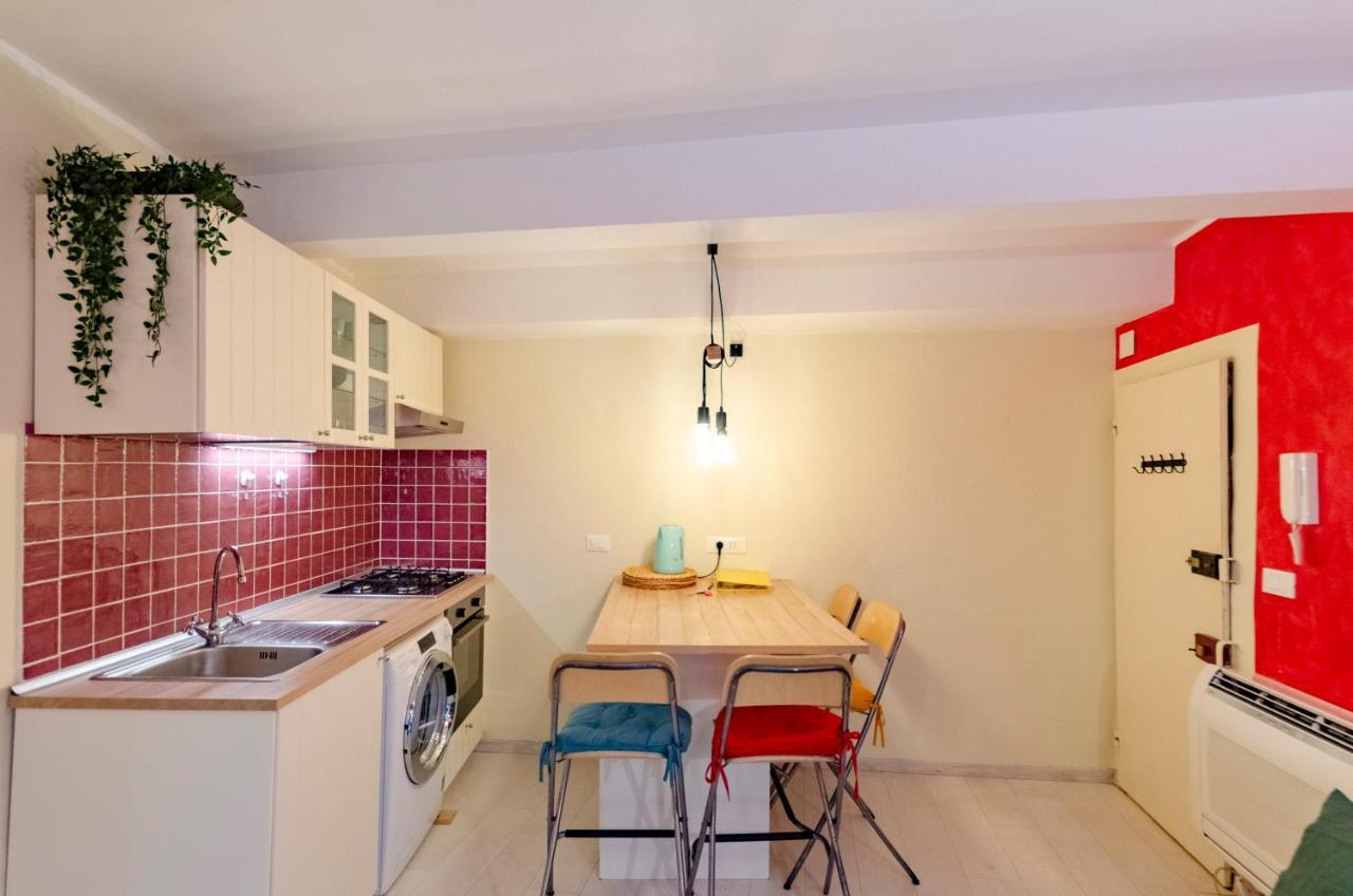Апартаменты Joivy Cosy Flat In The Centre Генуя Экстерьер фото