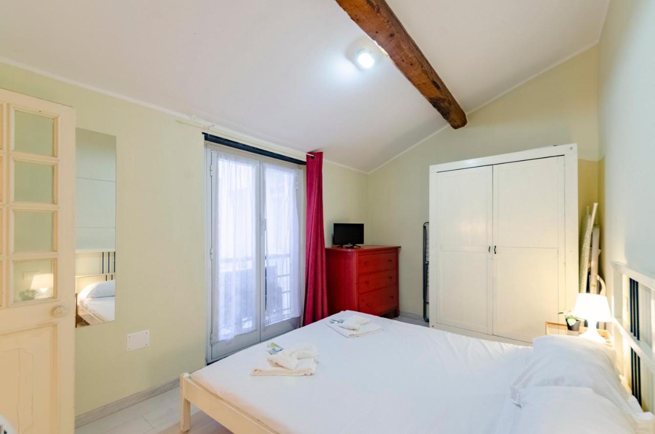 Апартаменты Joivy Cosy Flat In The Centre Генуя Экстерьер фото